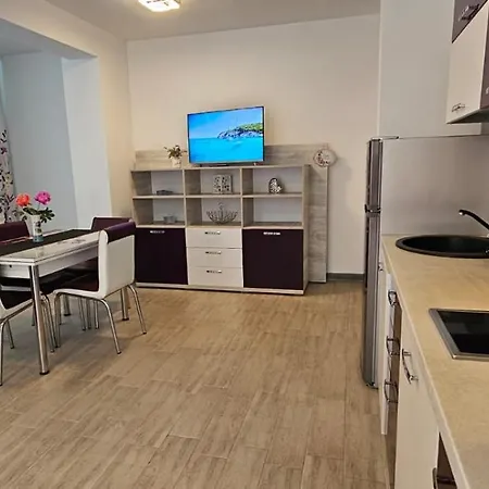 Prestige & Piscina Interioara Incalzita Parking דירה *