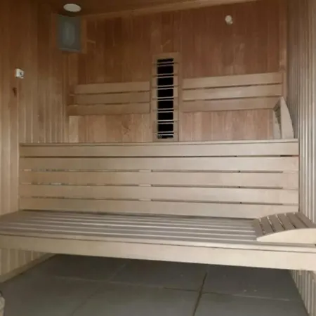 Prestige & Piscina Interioara Incalzita Parking דירה Năvodari