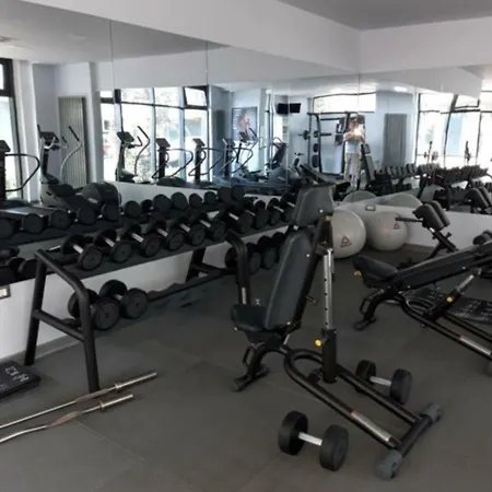 Prestige & Piscina Interioara Incalzita Parking דירה Năvodari