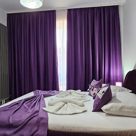 Prestige & Piscina Interioara Incalzita Parking דירה