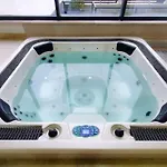 Lägenhet Prestige & Piscina Interioara Incalzita Parking