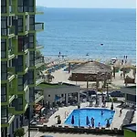 Prestige & Piscina Interioara Incalzita Parking Lägenhet *