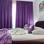 Prestige & Piscina Interioara Incalzita Parking Lägenhet *