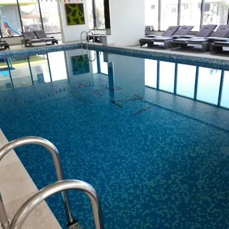 Prestige & Piscina Interioara Incalzita Parking Apartment Navodari