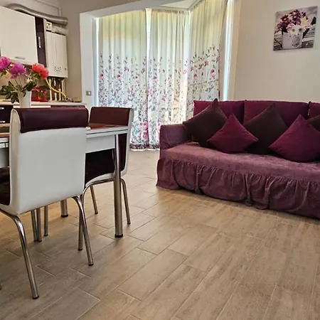 Apartmán Prestige & Piscina Interioara Incalzita Parking