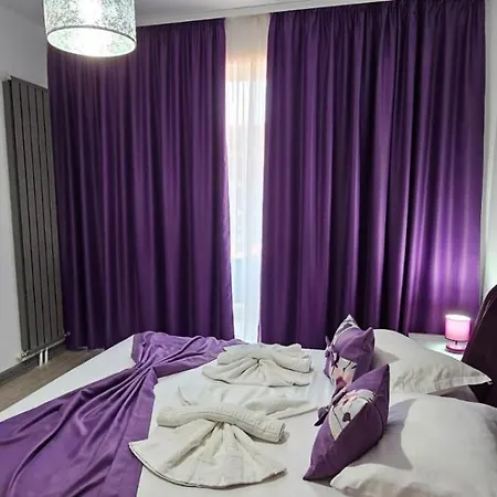 Prestige & Piscina Interioara Incalzita Parking Apartment