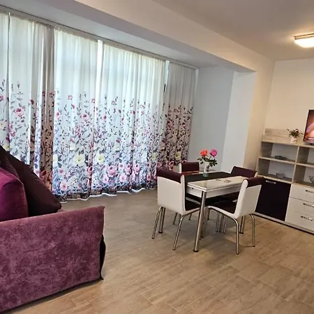Prestige & Piscina Interioara Incalzita Parking *