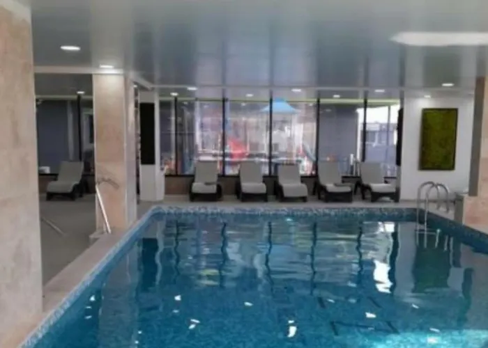 Apartment Prestige & Piscina Interioara Incalzita Parking *