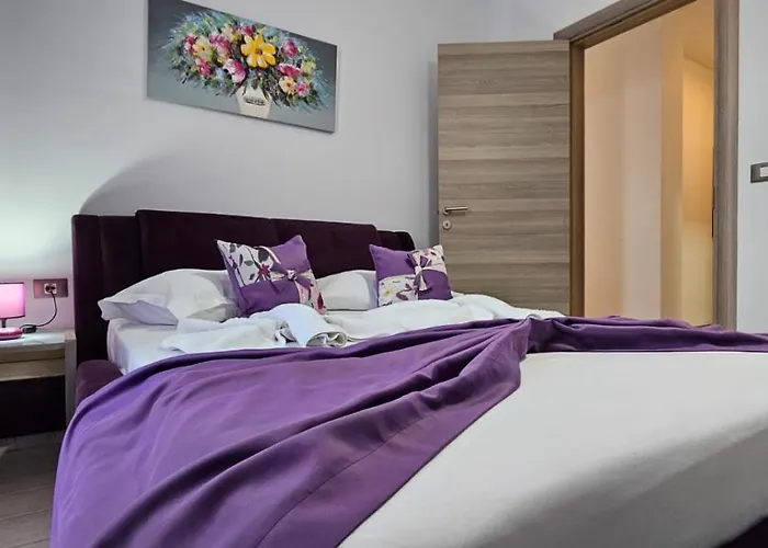 Prestige & Piscina Interioara Incalzita Parking *