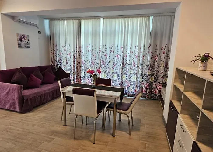 Apartment Prestige & Piscina Interioara Incalzita Parking