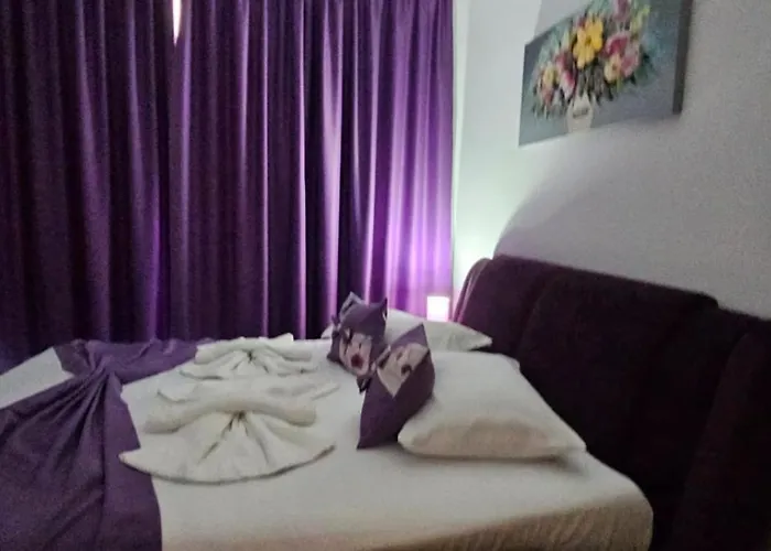 Prestige & Piscina Interioara Incalzita Parking *