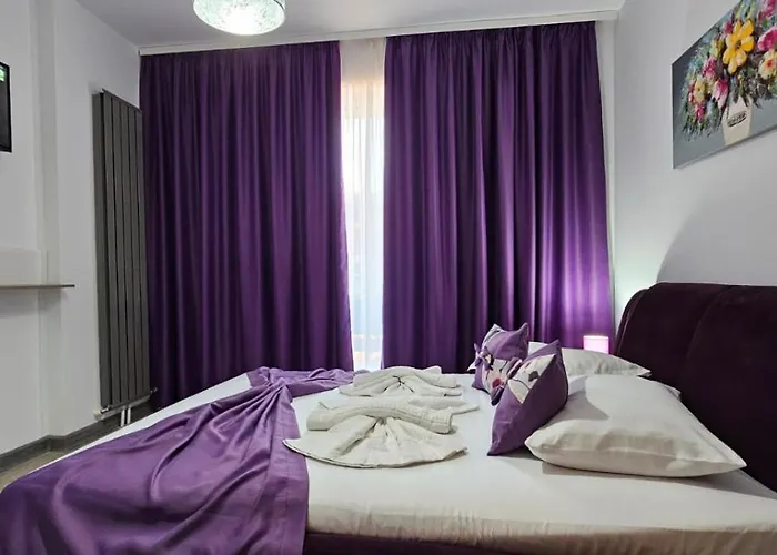 Prestige & Piscina Interioara Incalzita Parking Apartment