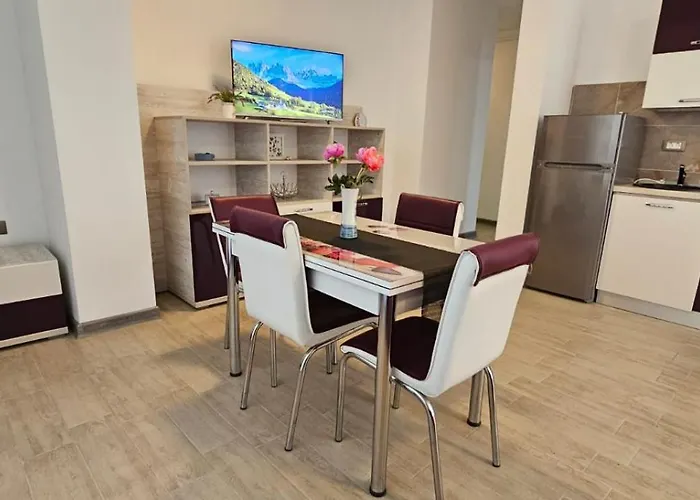 Apartment Prestige & Piscina Interioara Incalzita Parking