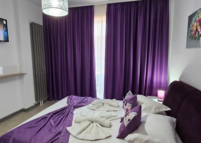 Prestige & Piscina Interioara Incalzita Parking Apartment