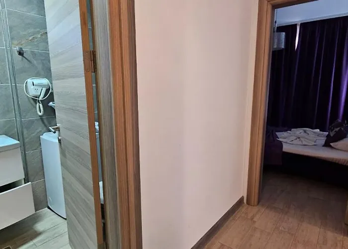 Prestige & Piscina Interioara Incalzita Parking Apartment